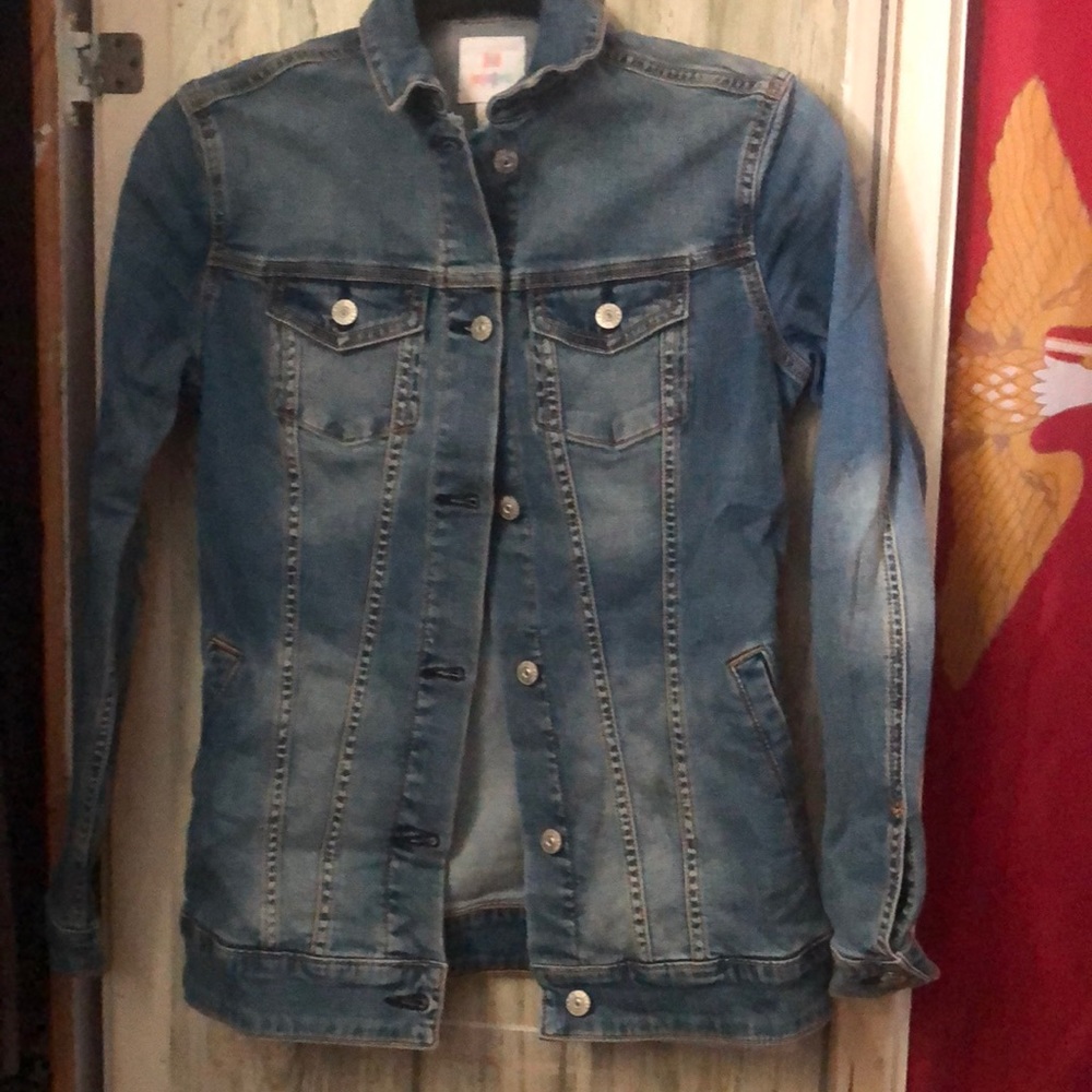 LuLaRoe denim jacket size xxs (it has some stretch to it)